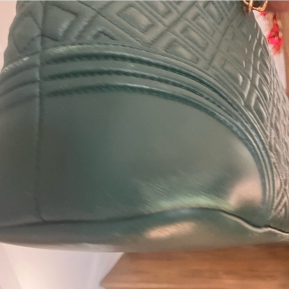 Tory Burch Green Quilted Shoulder Bag - Picture 6 of 6